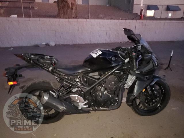 2023 YAMAHA YZFR3 — фото 1