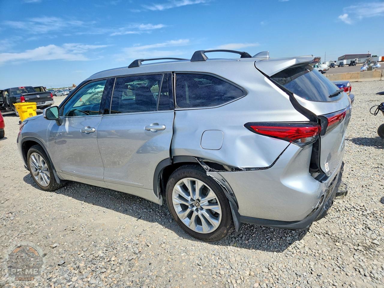 2021 TOYOTA HIGHLANDER — фото 2