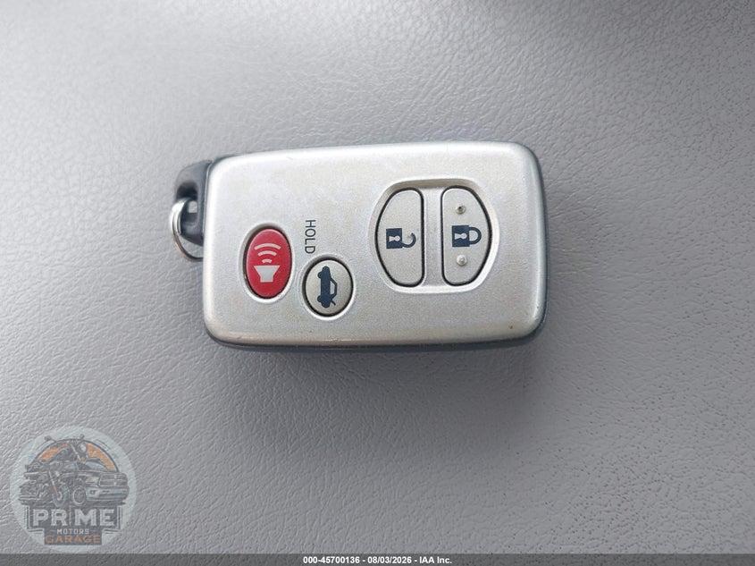 2009 TOYOTA CAMRY HYBRID — фото 11