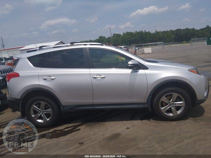 2015 TOYOTA RAV4 XLE — фото 13