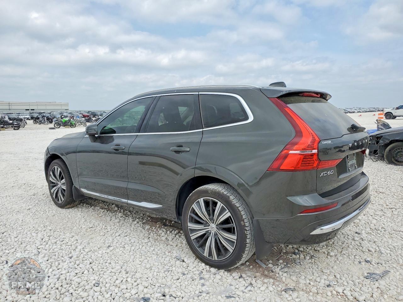 2022 VOLVO XC60 — фото 2