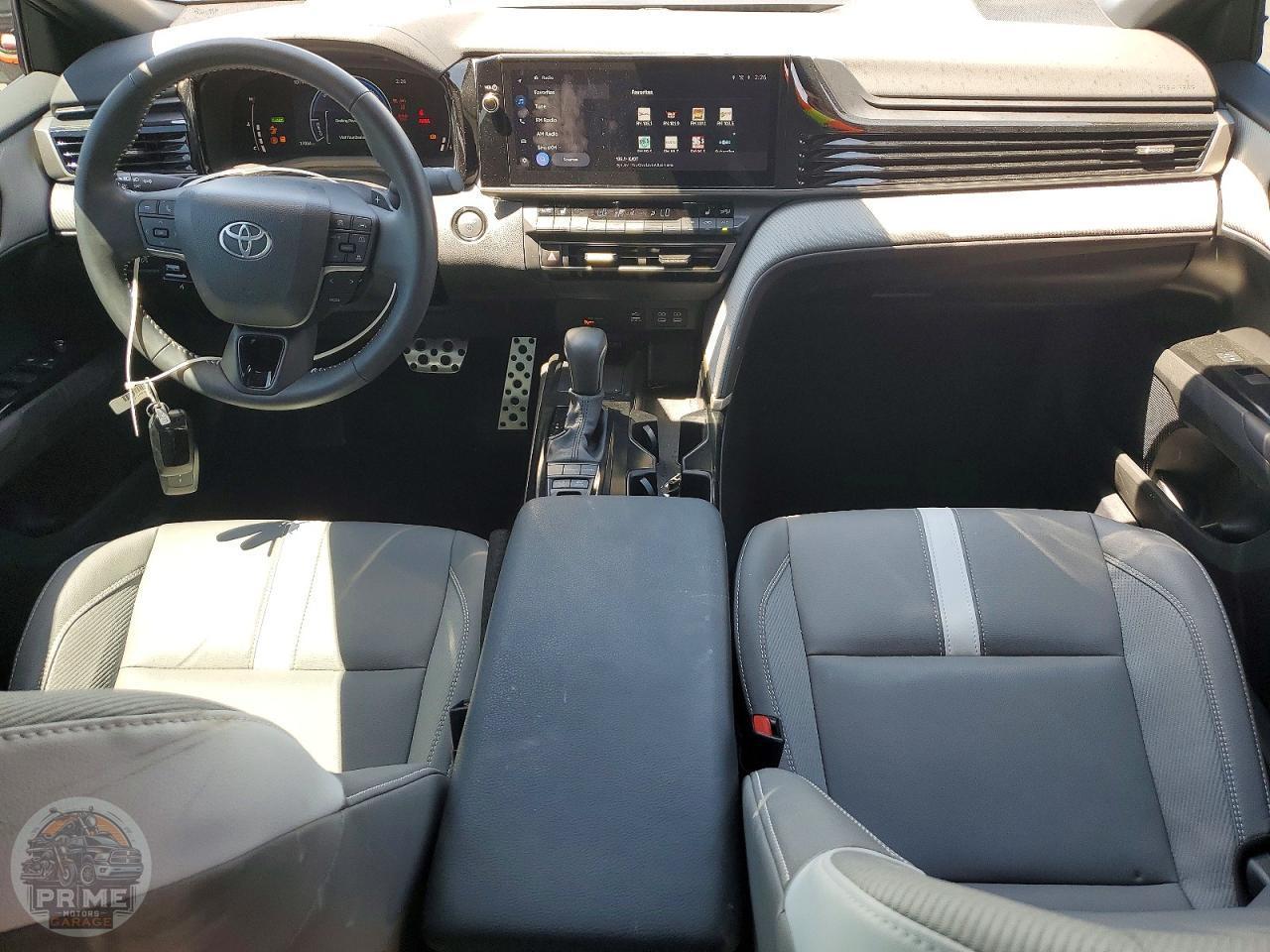 2025 TOYOTA CAMRY — фото 8