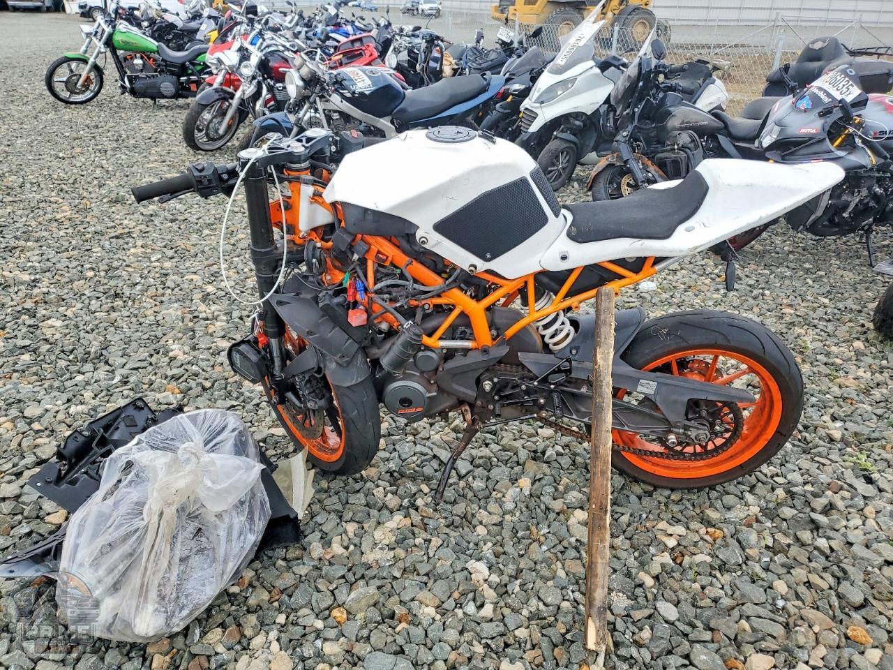 2015 KTM 390 — фото 3