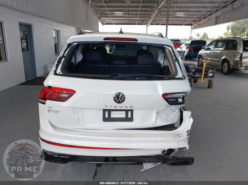 2024 VOLKSWAGEN TIGUAN 2.0T SE R-LINE BLACK — фото 17