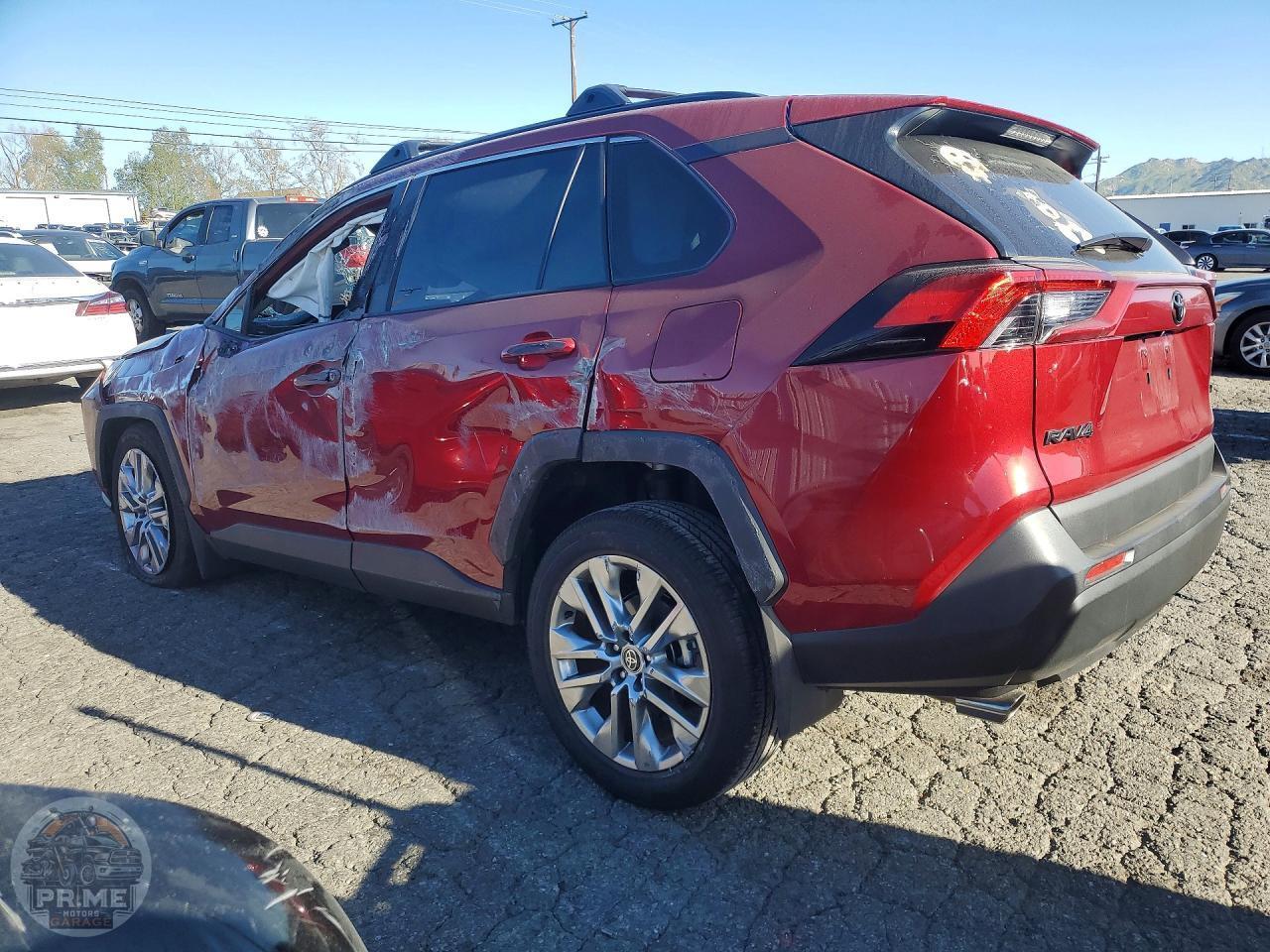 2025 TOYOTA RAV4 — фото 2