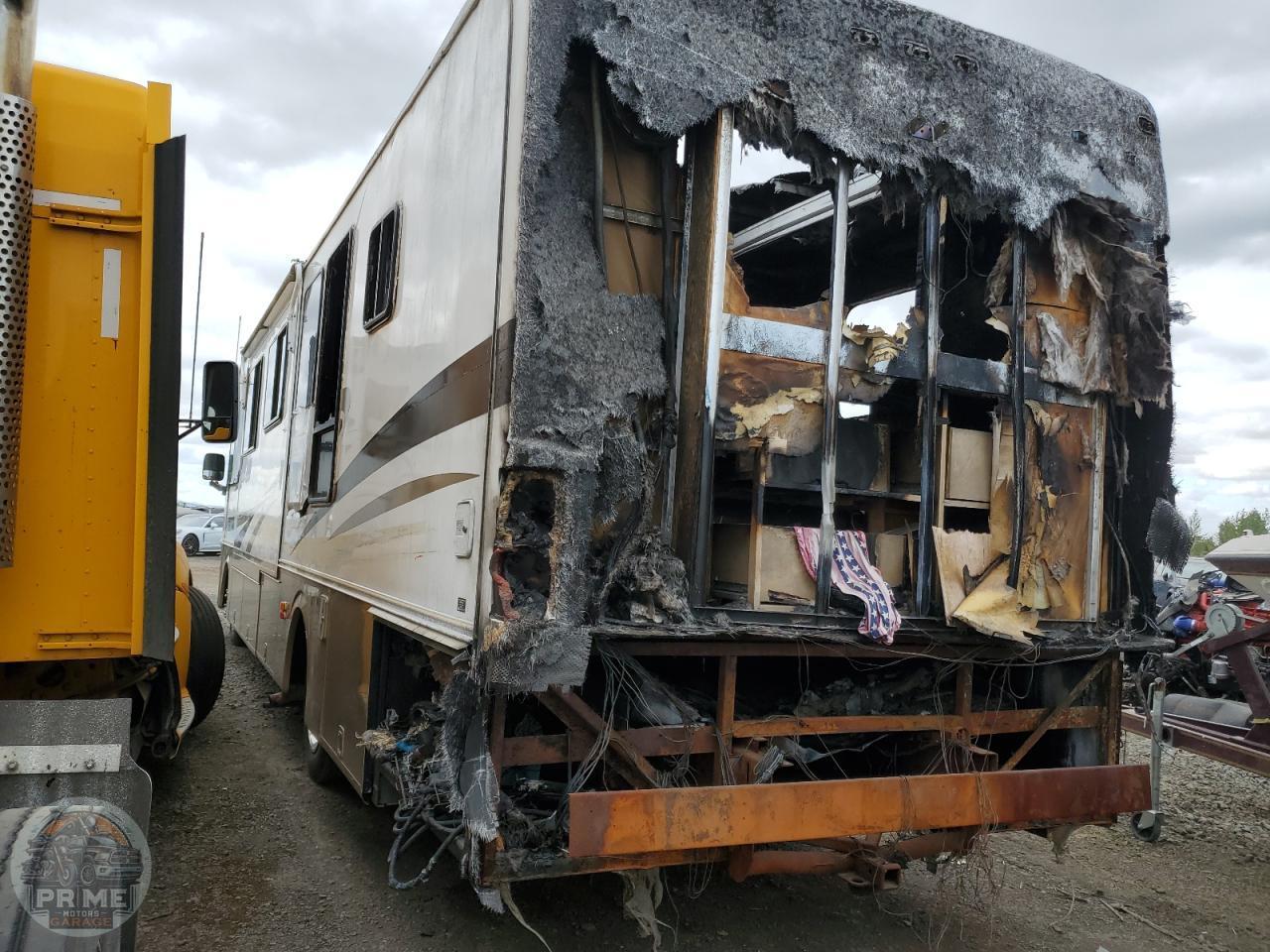 2002 WORKHORSE MOTORHOME — фото 15