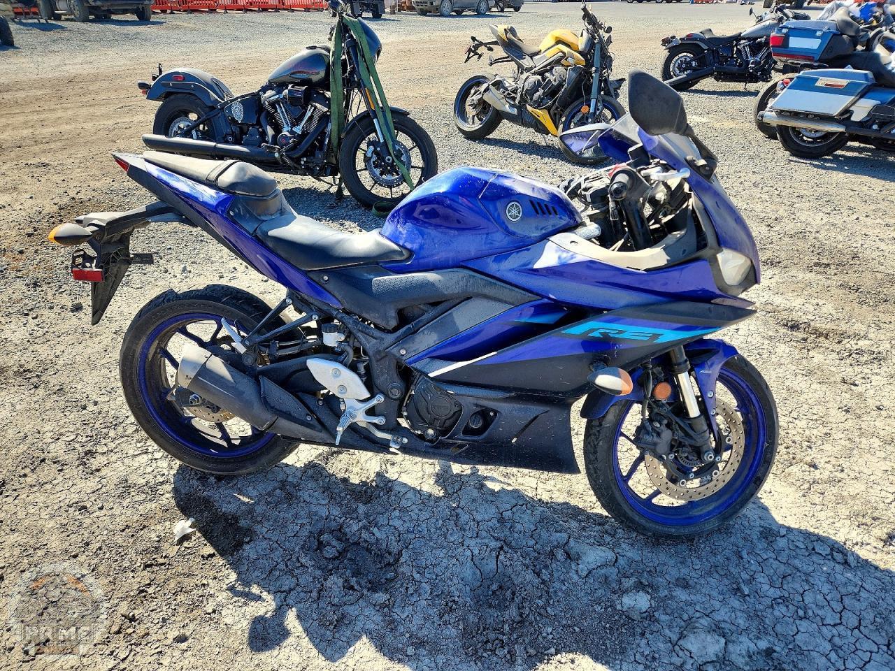 2024 YAMAHA YZFR3 — фото 1