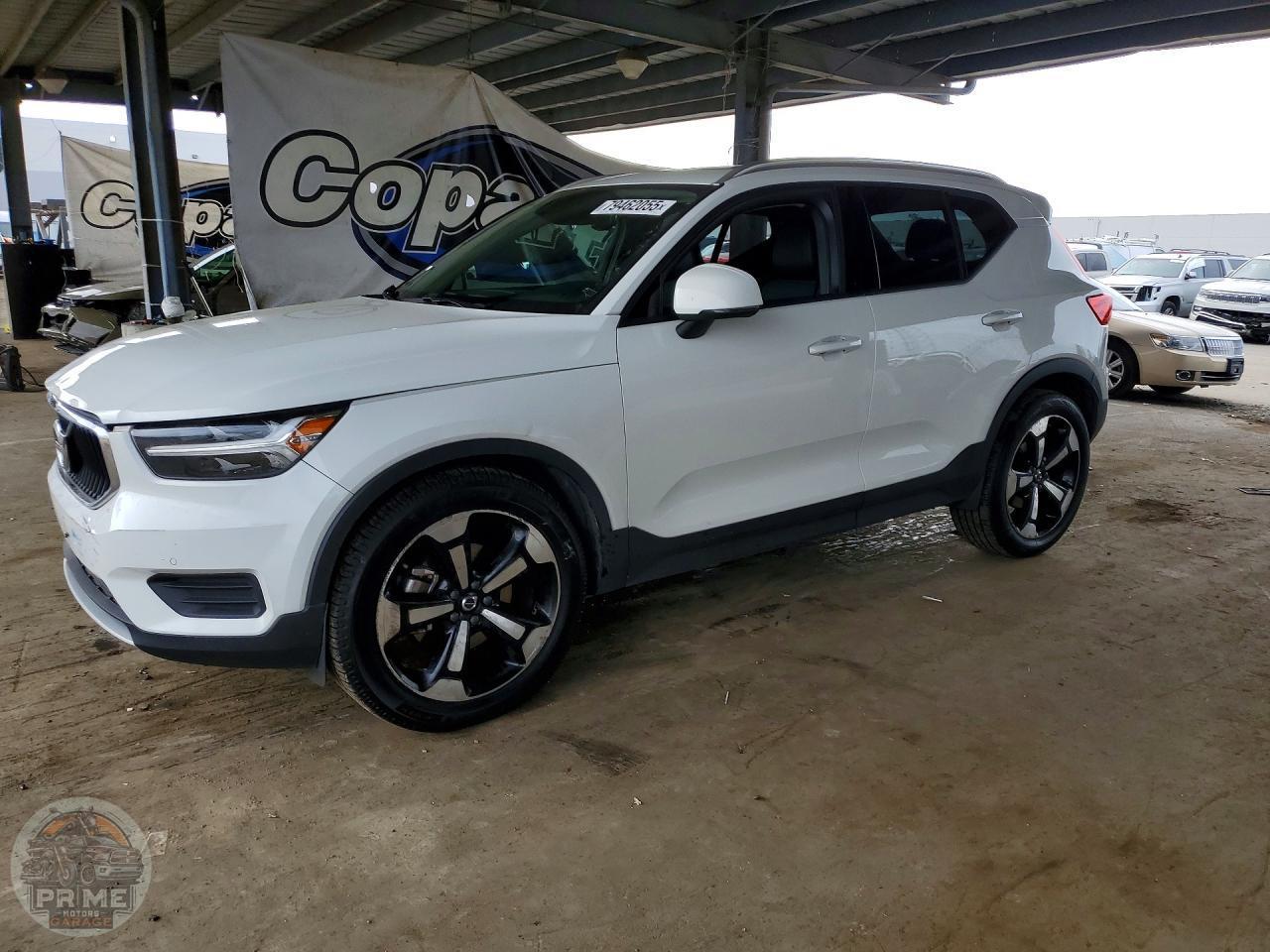 2020 VOLVO XC40 — фото 1