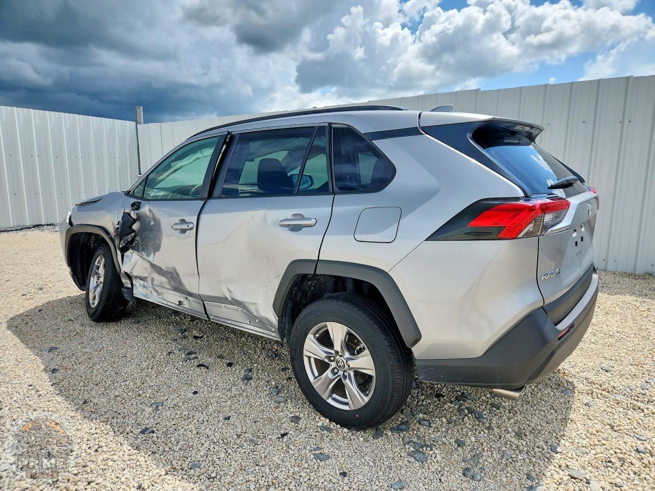 2025 TOYOTA RAV4 — фото 2