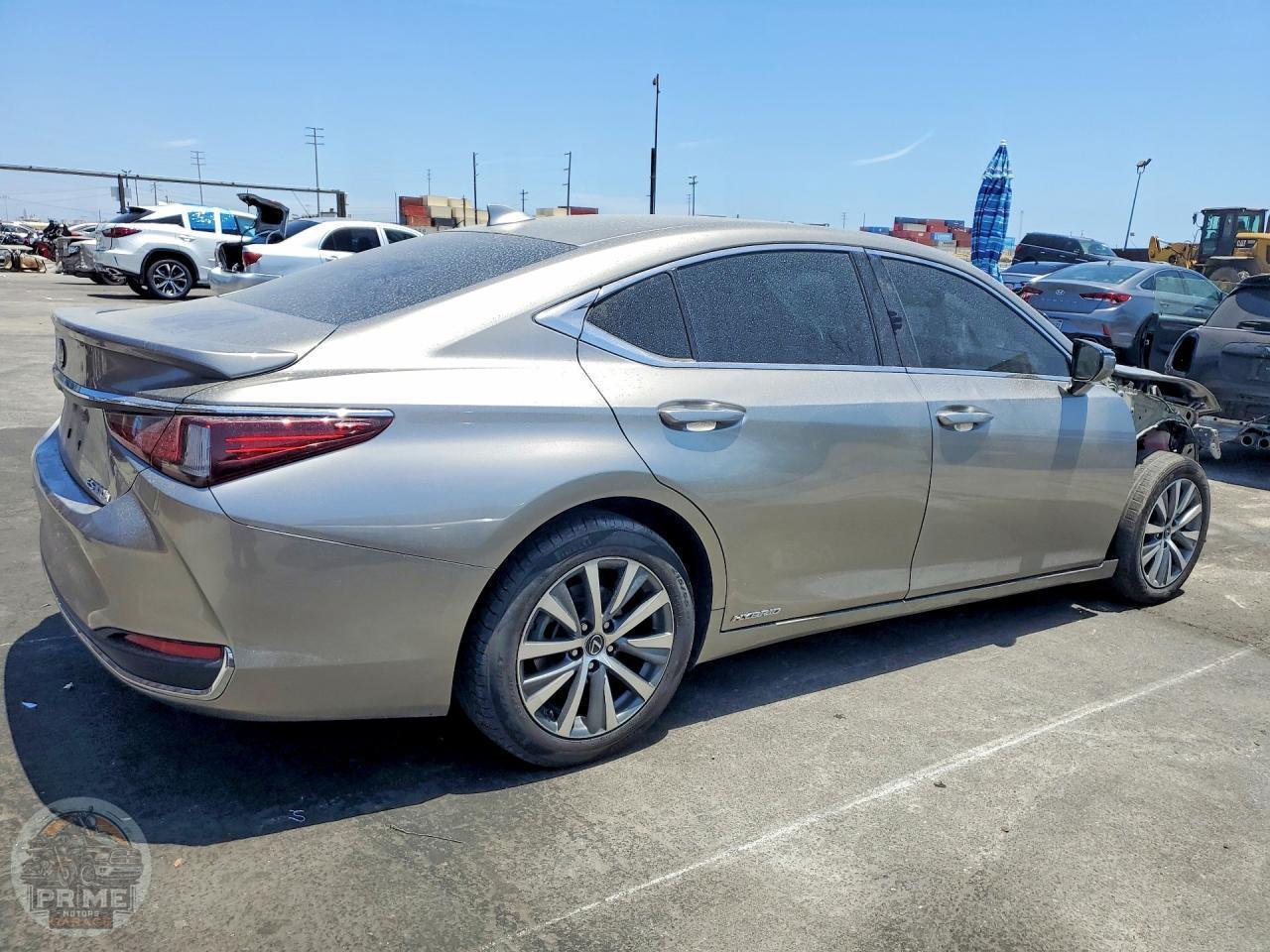 2021 LEXUS ES — фото 3