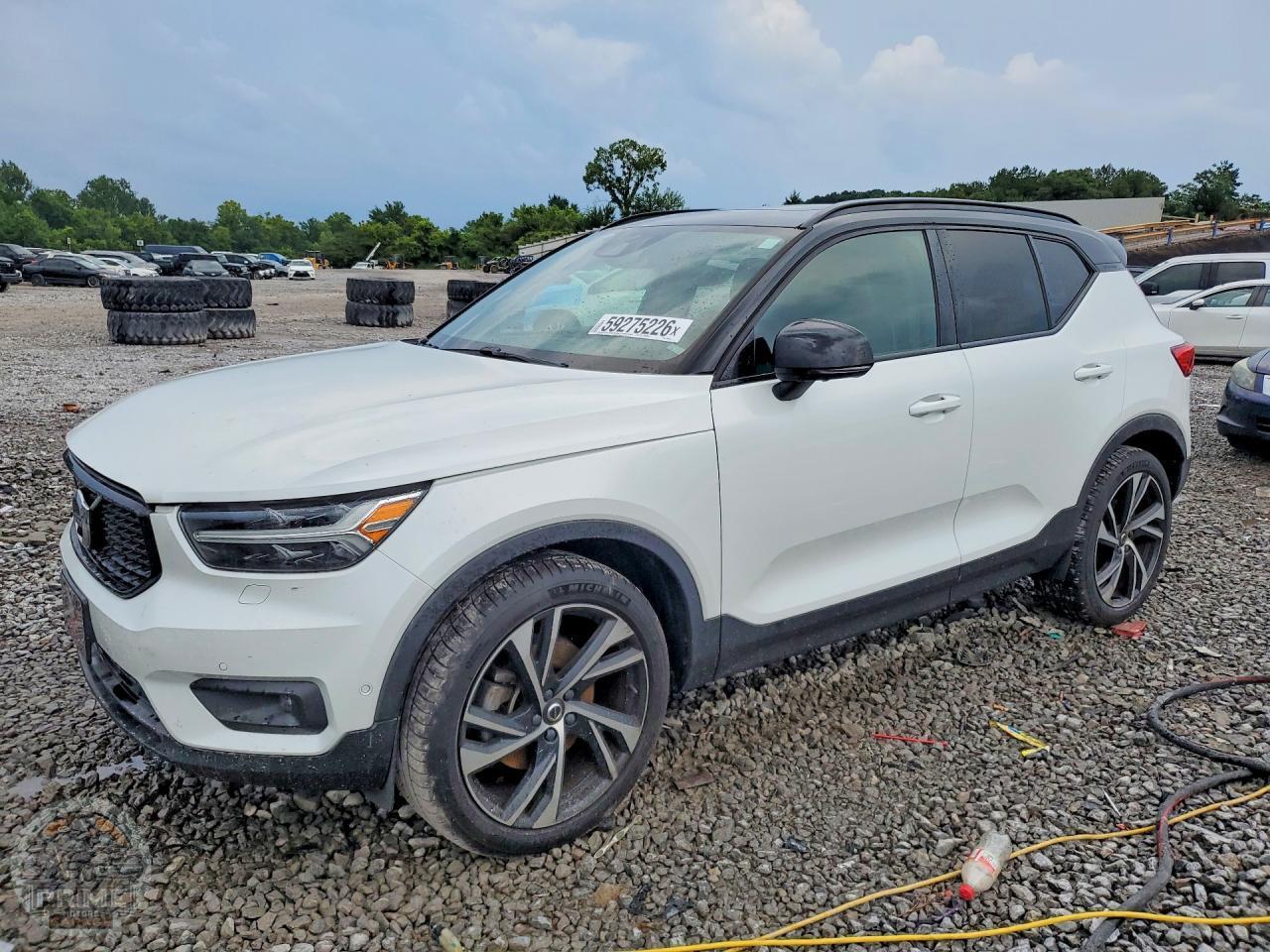 2020 VOLVO XC40 — фото 1