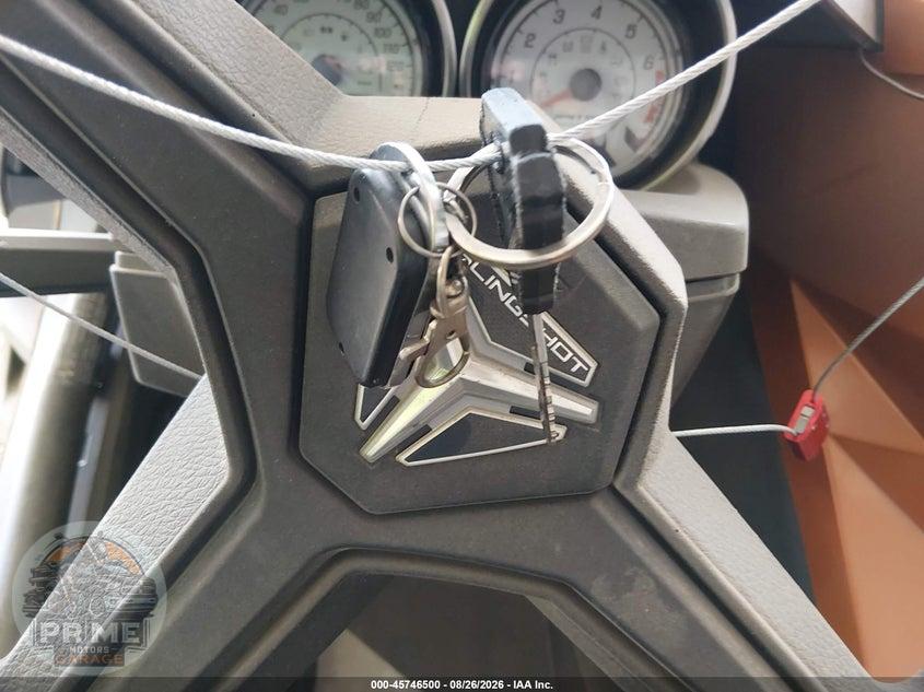 2015 POLARIS SLINGSHOT — фото 11