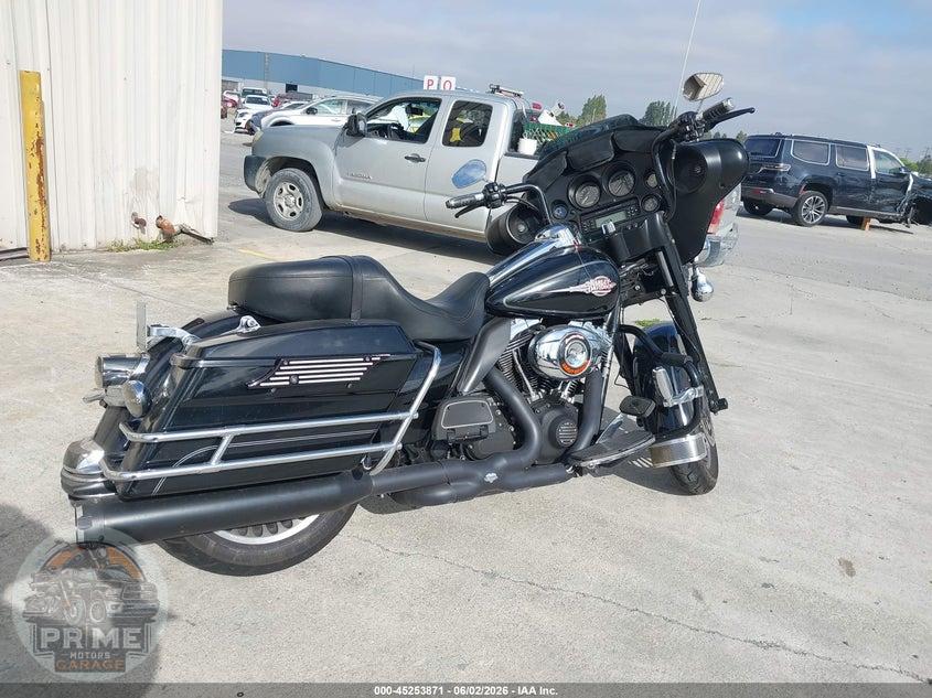 2011 HARLEY-DAVIDSON FLHTC (ELECTRA GLIDE CLASSIC) — фото 4