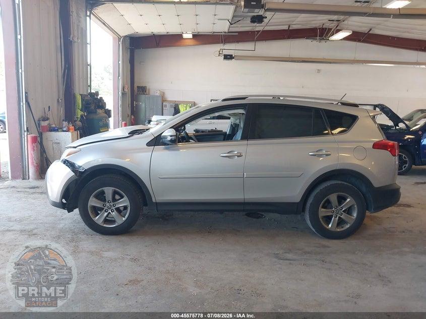 2015 TOYOTA RAV4 XLE — фото 14