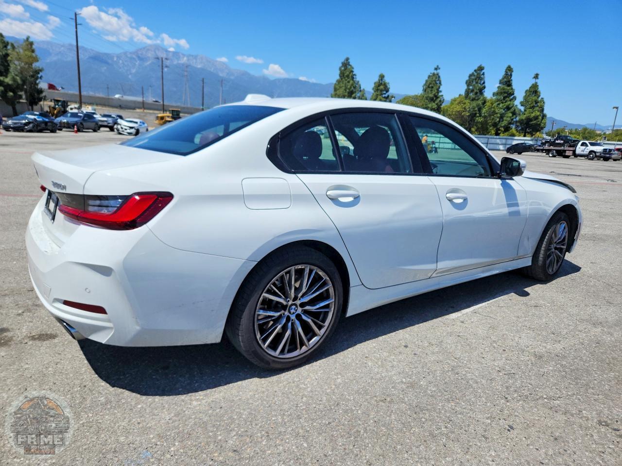 2023 BMW 3 SERIES — фото 3