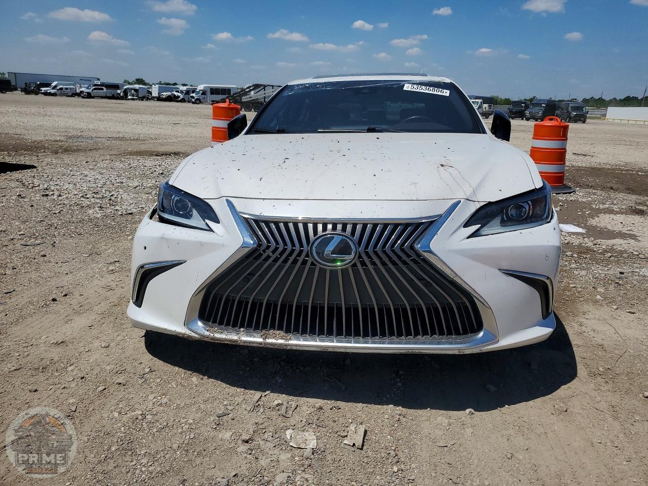 2021 LEXUS ES — фото 5