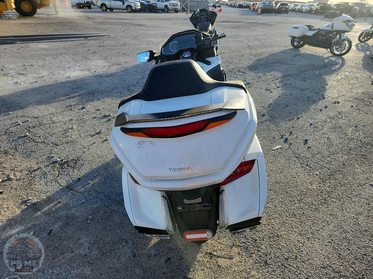 2018 HONDA GL1800 — фото 4
