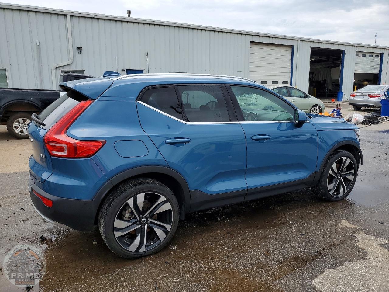 2024 VOLVO XC40 — фото 3