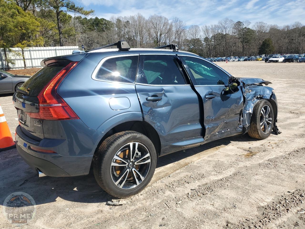 2021 VOLVO XC60 — фото 3