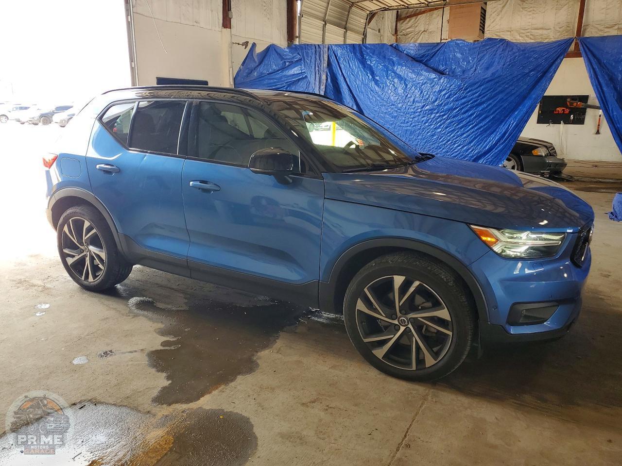 2021 VOLVO XC40 — фото 4