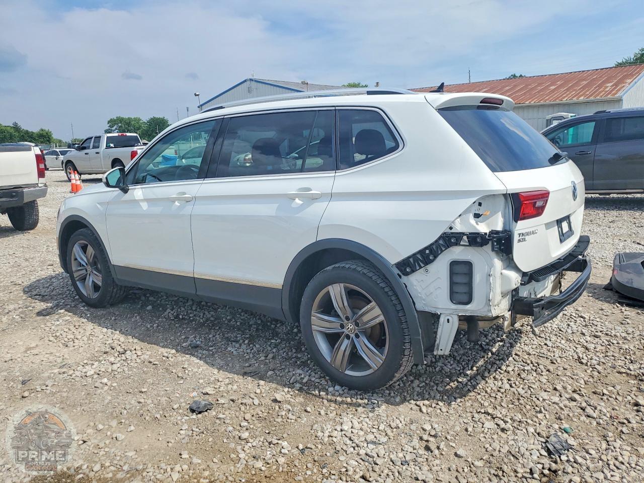 2021 VOLKSWAGEN TIGUAN — фото 2