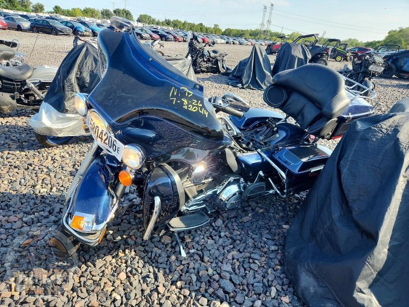 2012 HARLEY-DAVIDSON FLHTCU (ULTRA CLASSIC ELECTRA GLIDE) — фото 3
