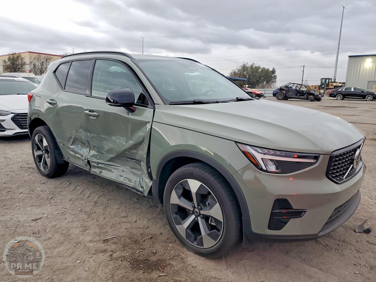 2024 VOLVO XC40 — фото 4