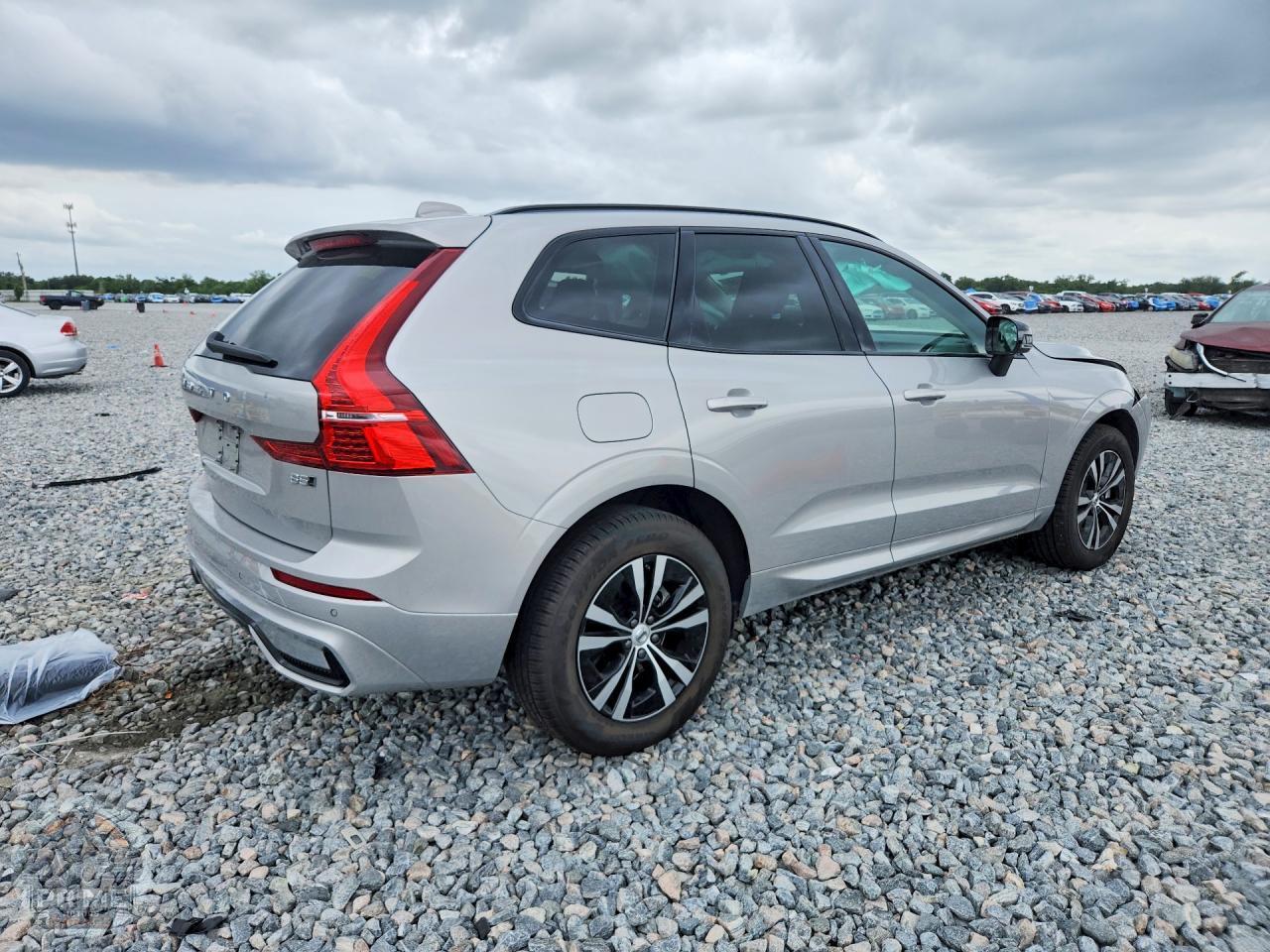 2025 VOLVO XC60 — фото 3