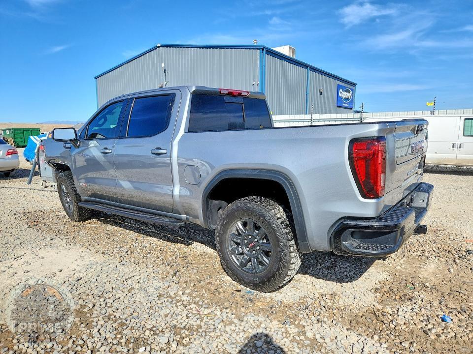 2026 GMC SIERRA — фото 2