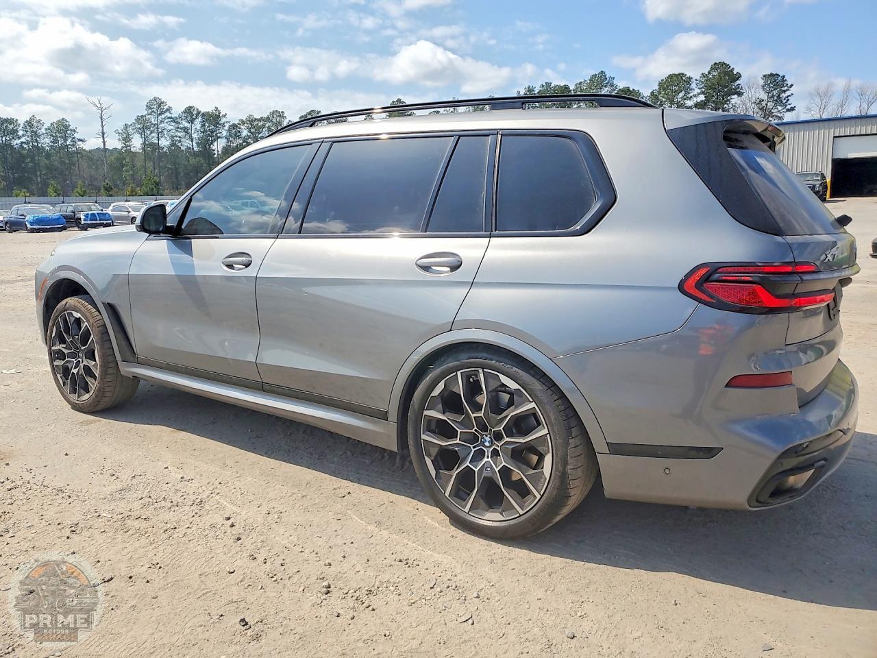 2024 BMW X7 — фото 2