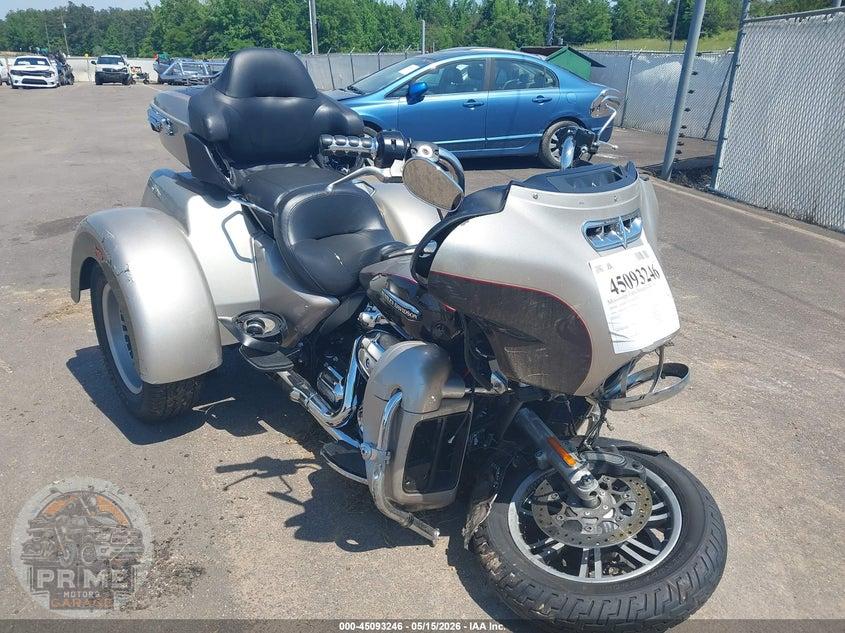 2018 HARLEY-DAVIDSON FLHTCUTG (TRI GLIDE ULTRA CLASSIC) TRI GLIDE ULTRA — фото 1