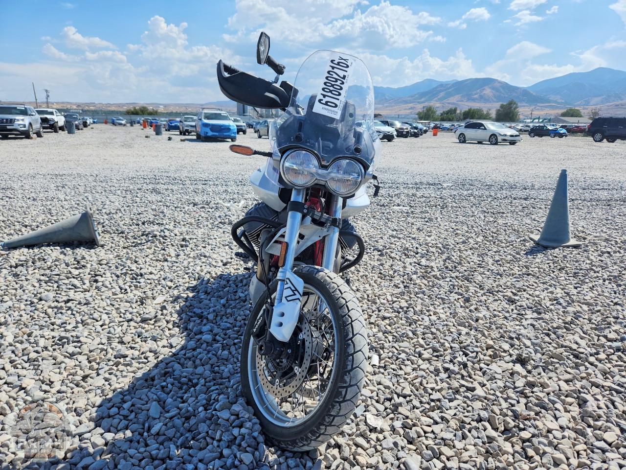 2025 MOTO GUZZI V85 — фото 3