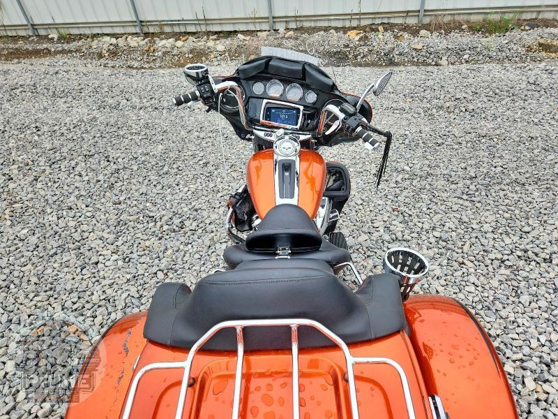 2019 HARLEY-DAVIDSON FLHTCUTG (TRI GLIDE ULTRA CLASSIC) — фото 6