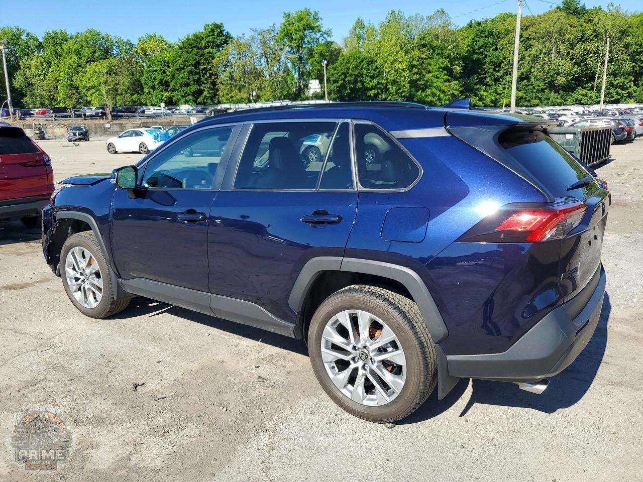 2025 TOYOTA RAV4 — фото 2