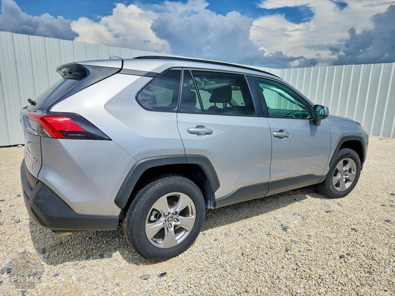 2025 TOYOTA RAV4 — фото 3