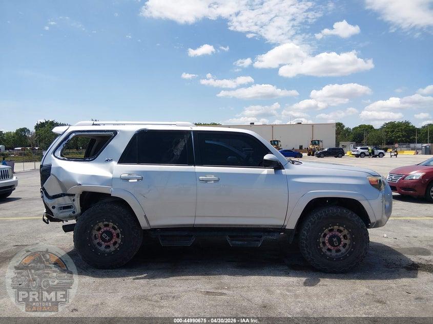 2018 TOYOTA 4RUNNER SR5 — фото 13