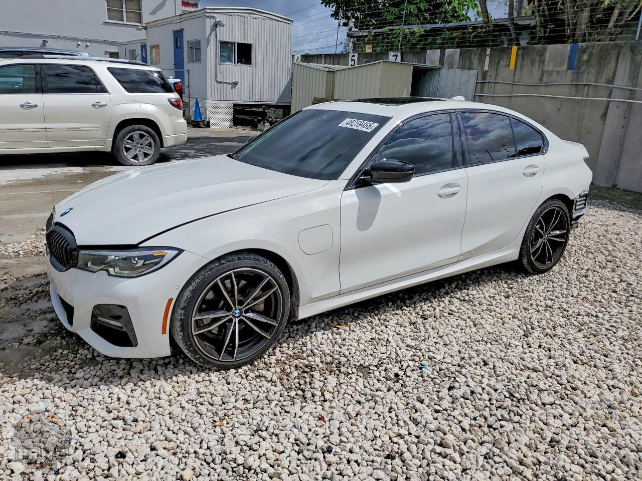 2021 BMW 3 SERIES — фото 1