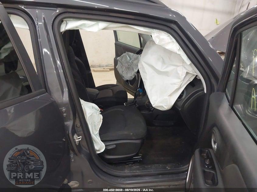 2023 JEEP RENEGADE LATITUDE — фото 5