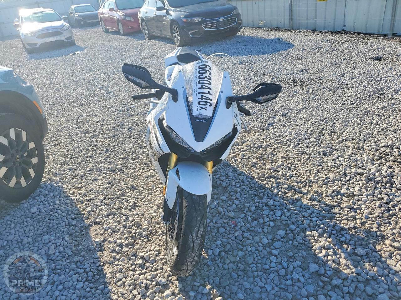 2026 HONDA CBR1000 — фото 2