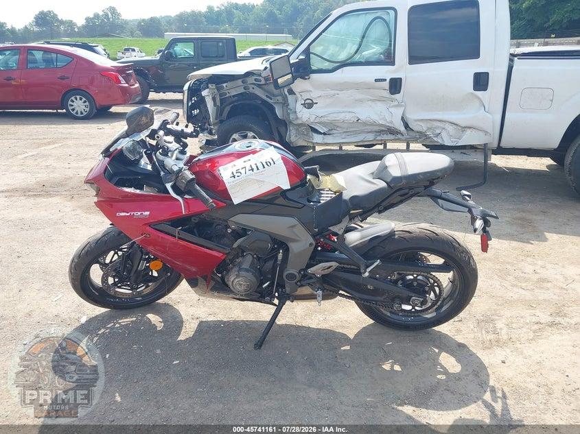 2025 TRIUMPH MOTORCYCLE DAYTONA 660 — фото 13