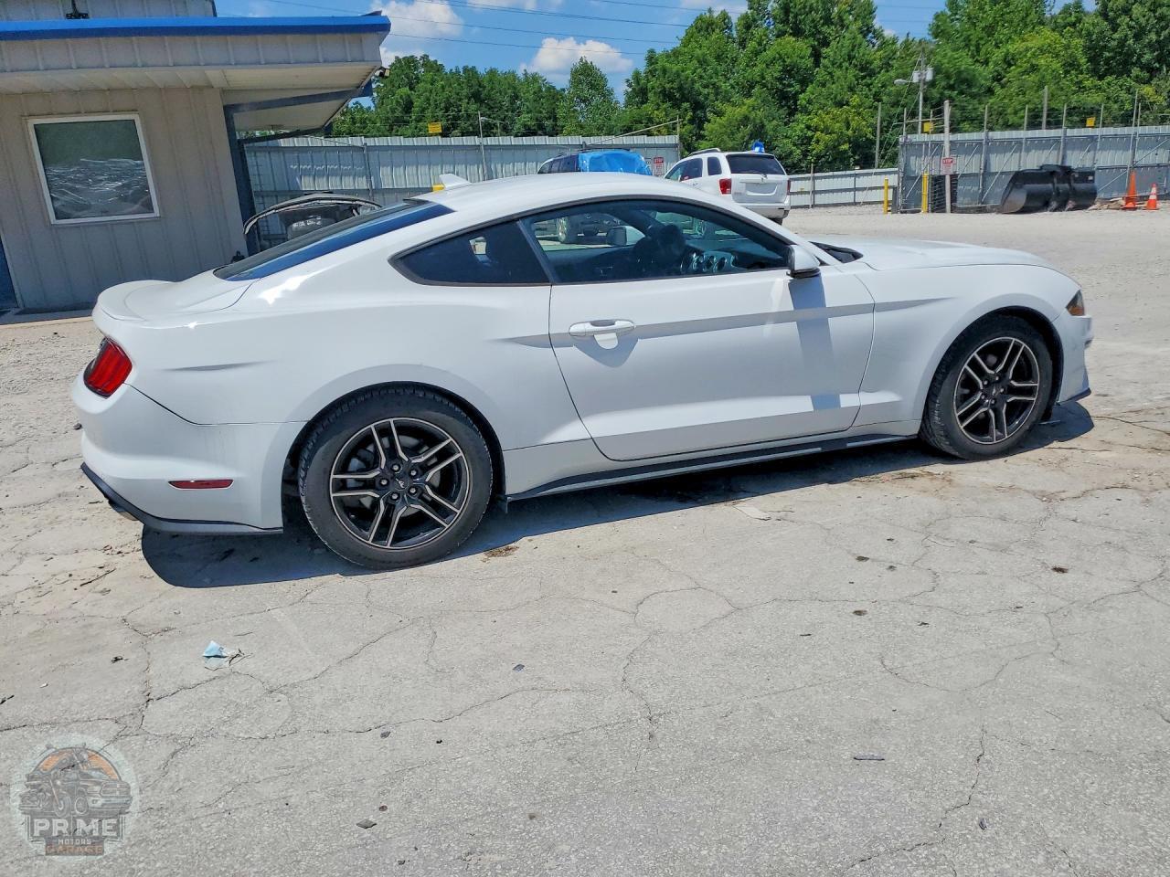 2020 FORD MUSTANG — фото 3