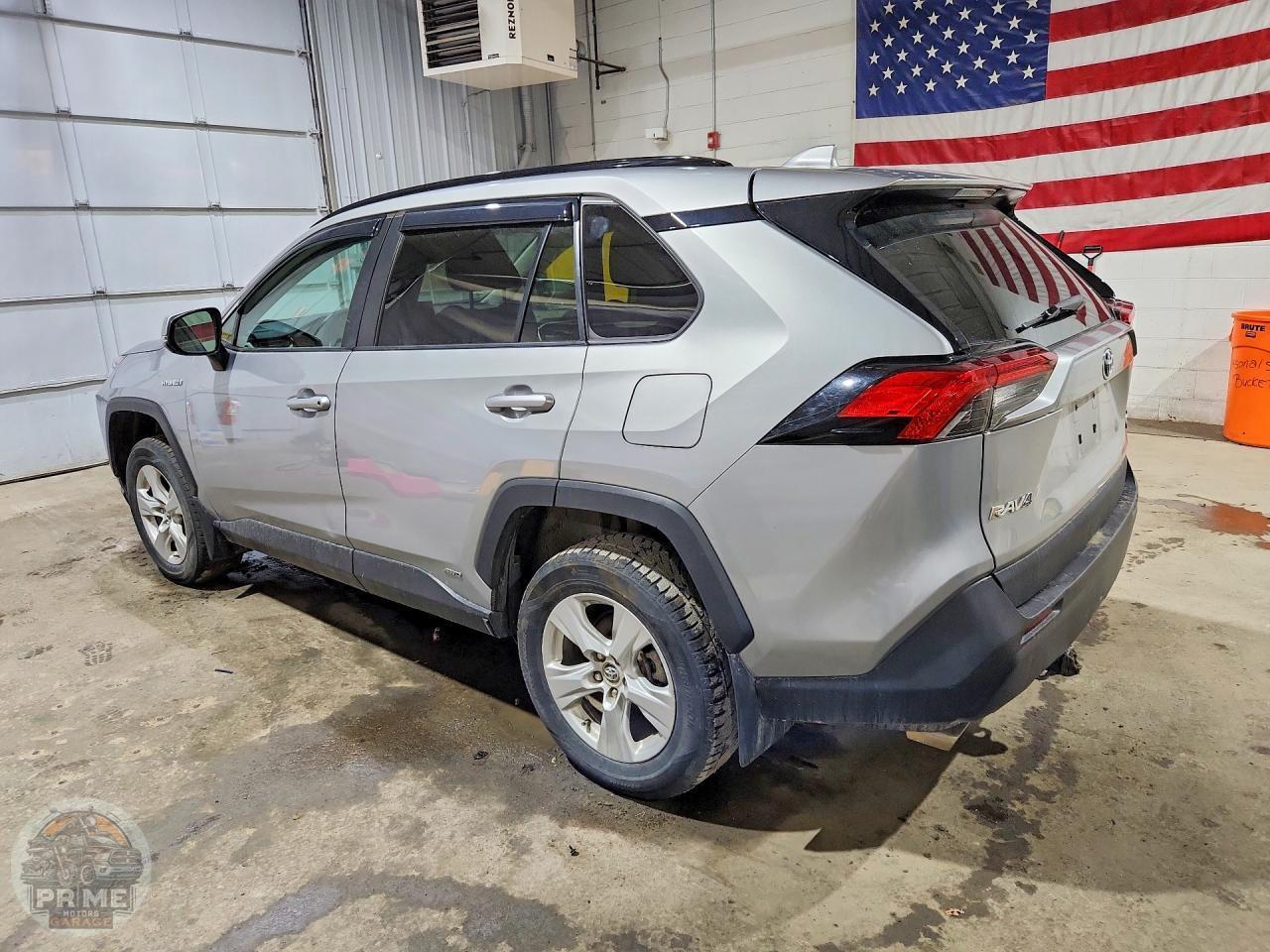 2020 TOYOTA RAV4 — фото 2