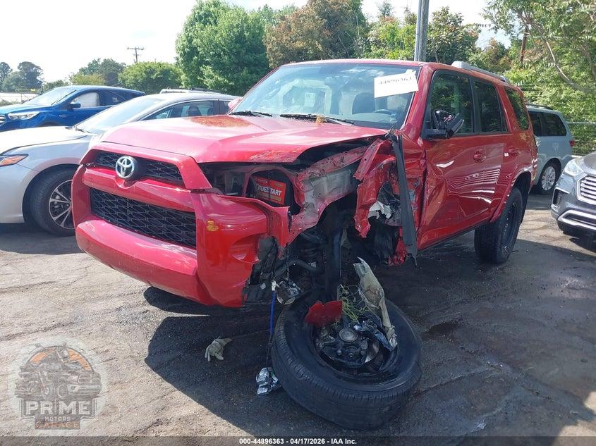 2018 TOYOTA 4RUNNER SR5 — фото 2