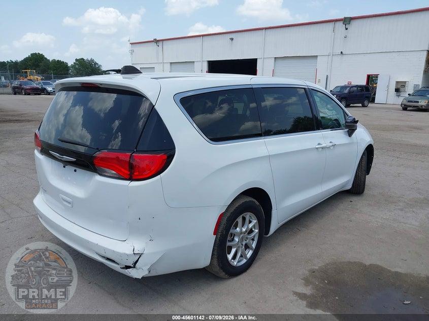 2023 CHRYSLER VOYAGER LX — фото 4