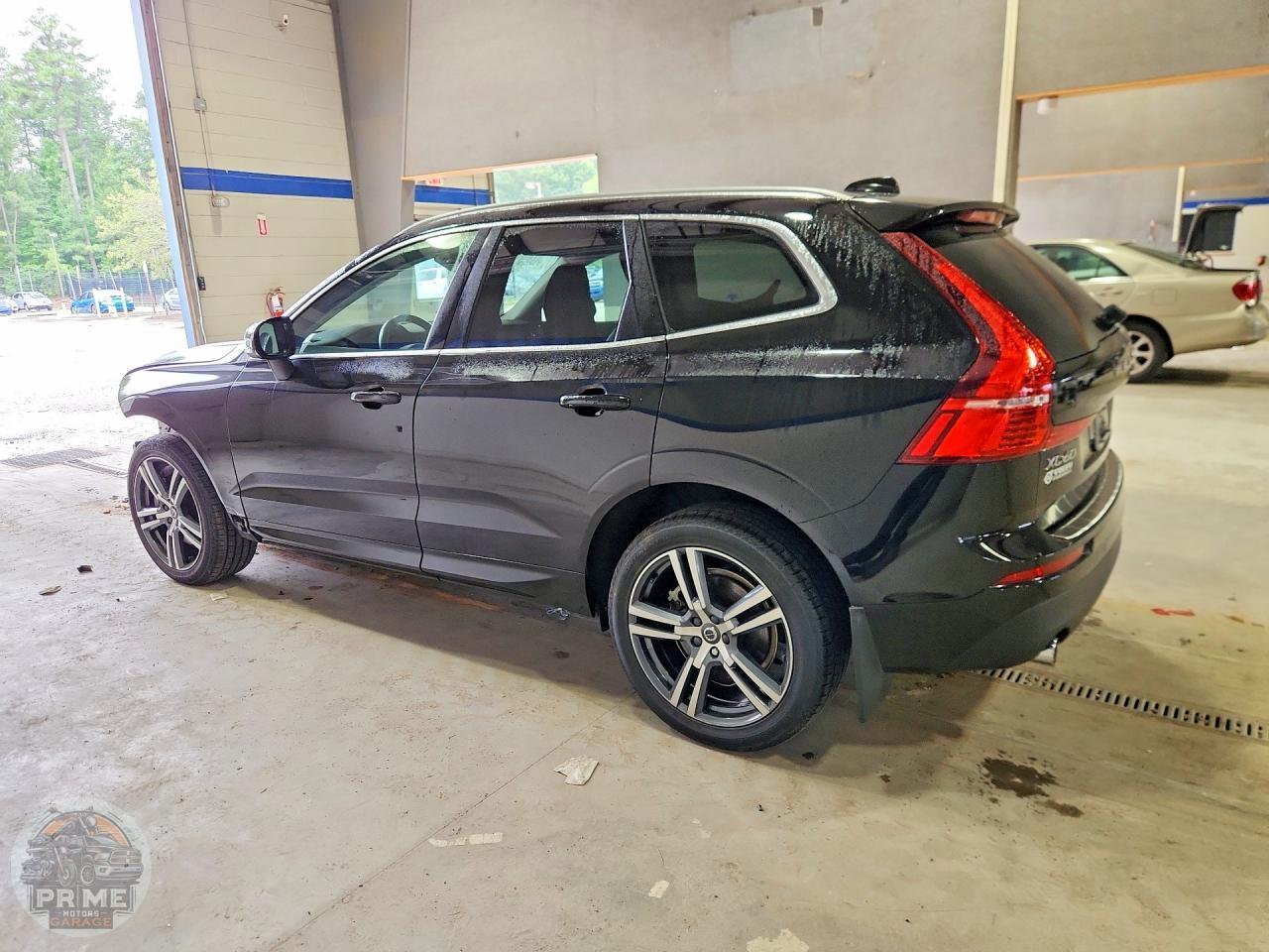 2021 VOLVO XC60 — фото 2