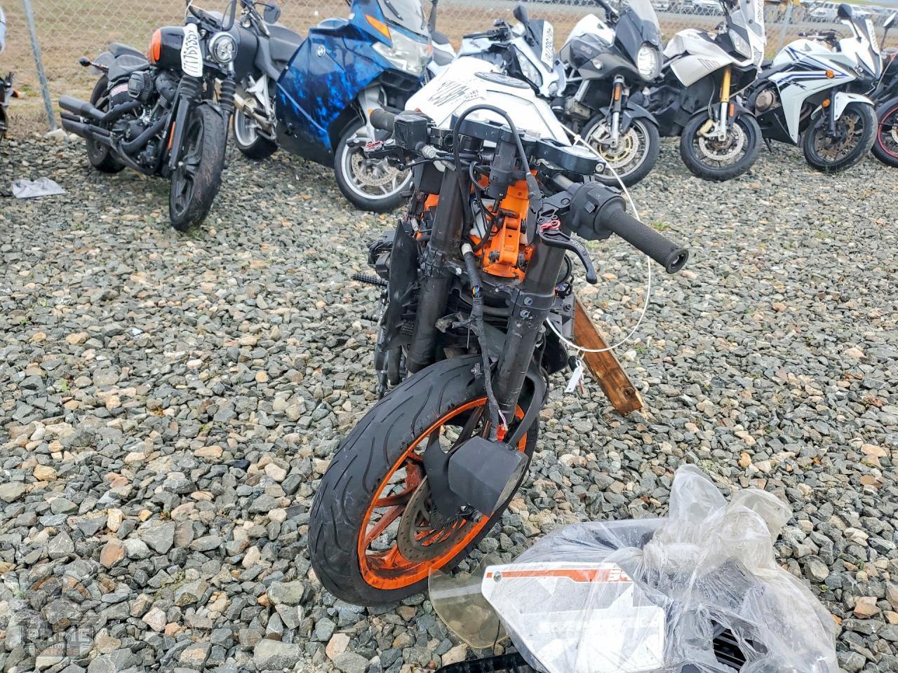 2015 KTM 390 — фото 2