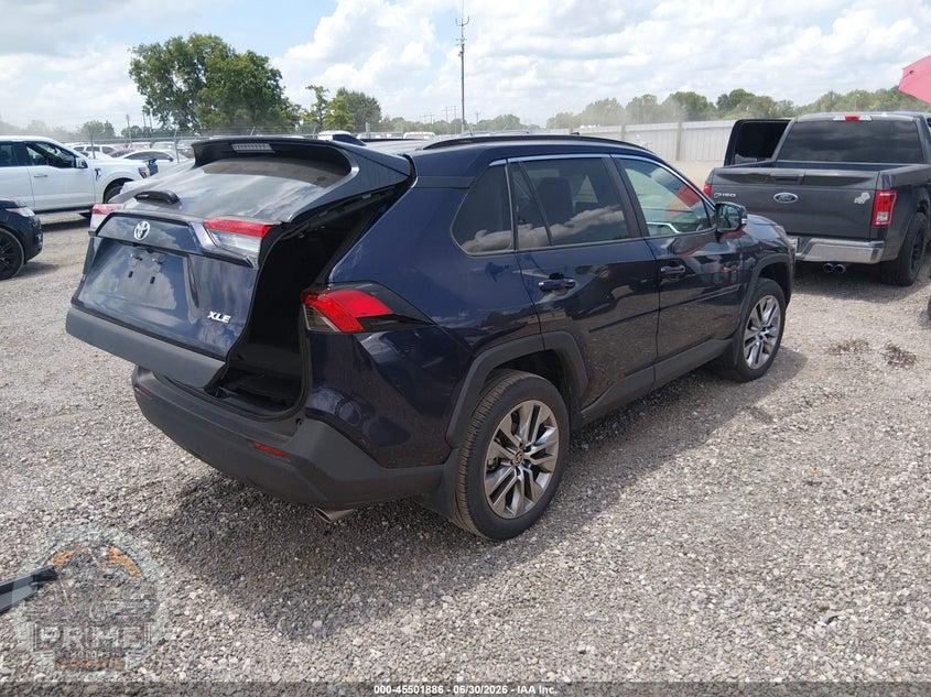 2025 TOYOTA RAV4 XLE PREMIUM — фото 4
