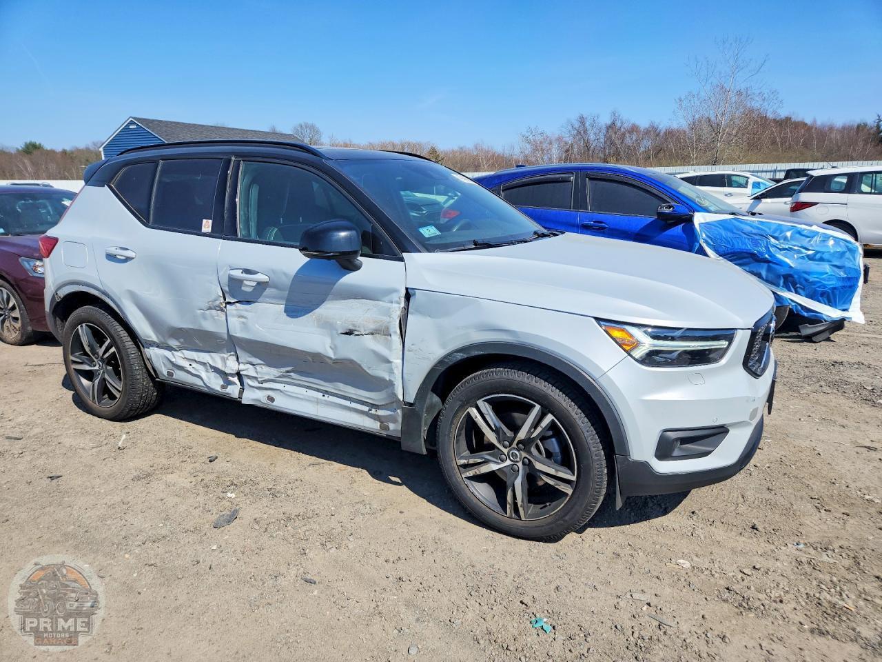 2021 VOLVO XC40 — фото 4