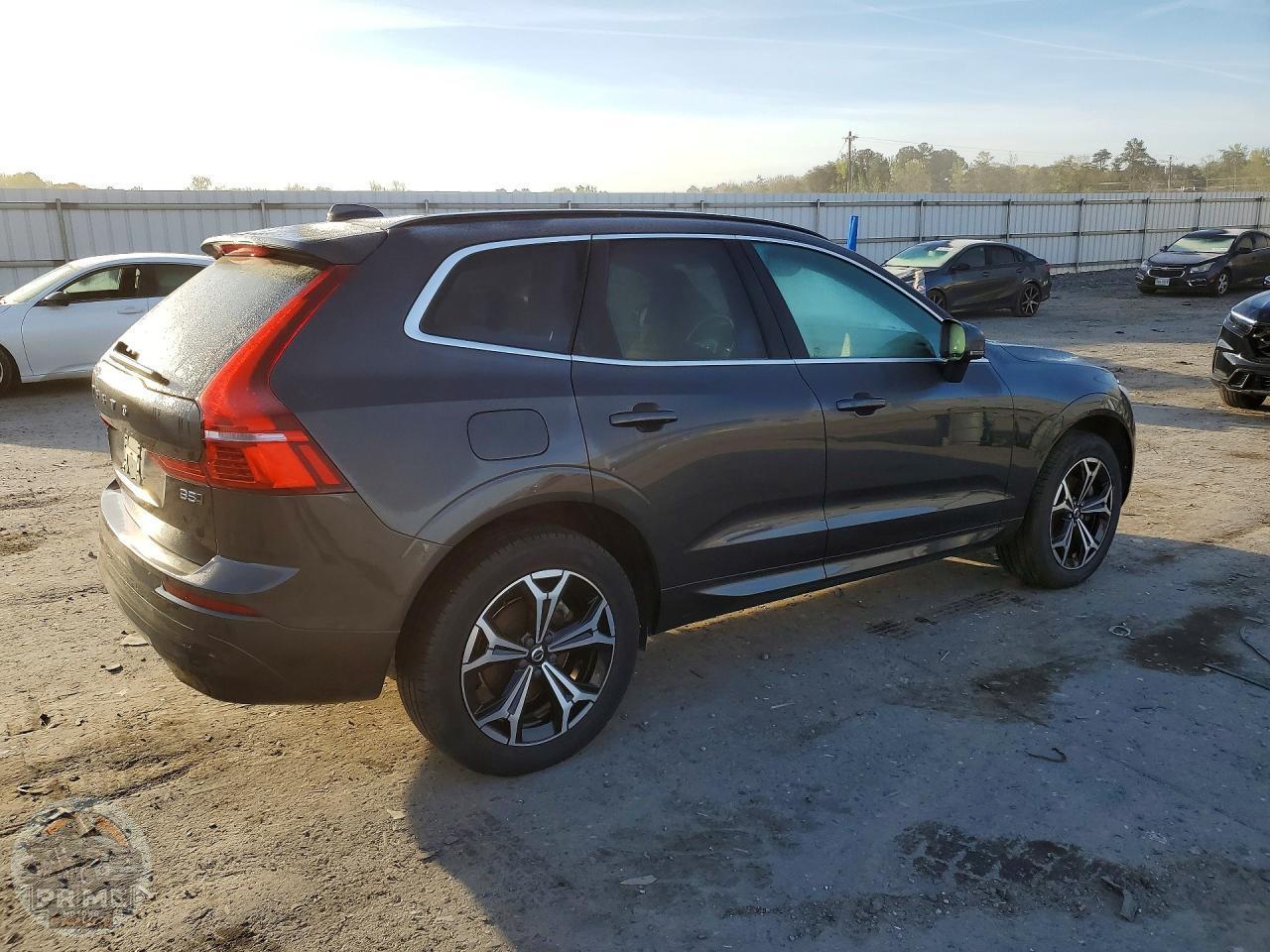 2022 VOLVO XC60 — фото 3