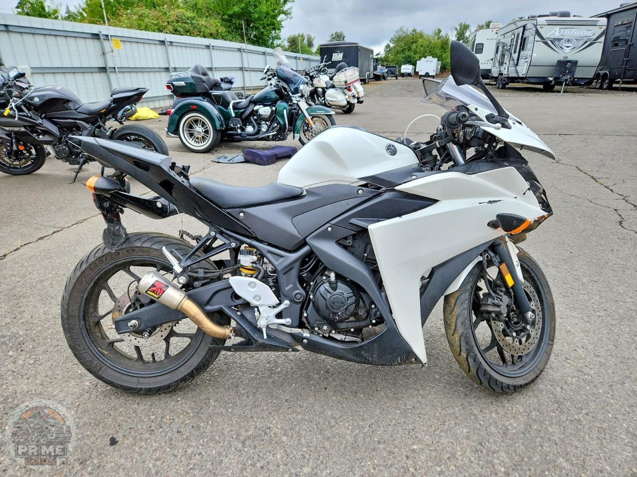 2017 YAMAHA YZFR3 — фото 1